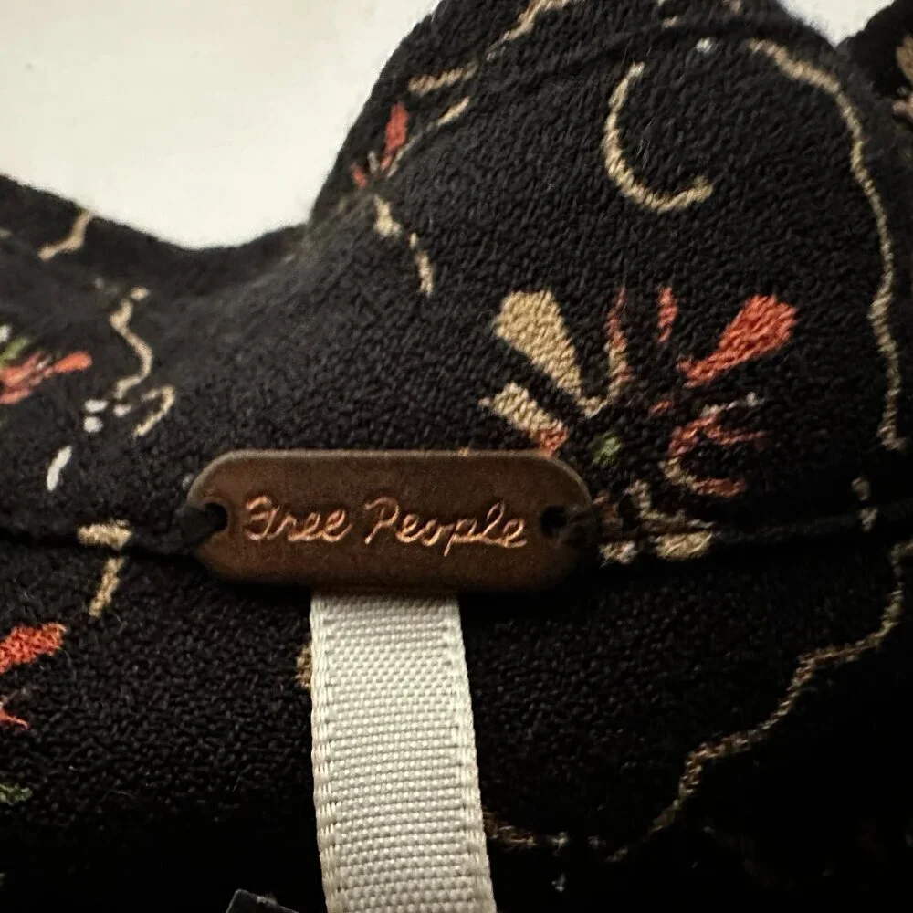 Free‎ People Debby Dot Romper Black Floral Button Viscose Collar Small - Picture 5 of 9